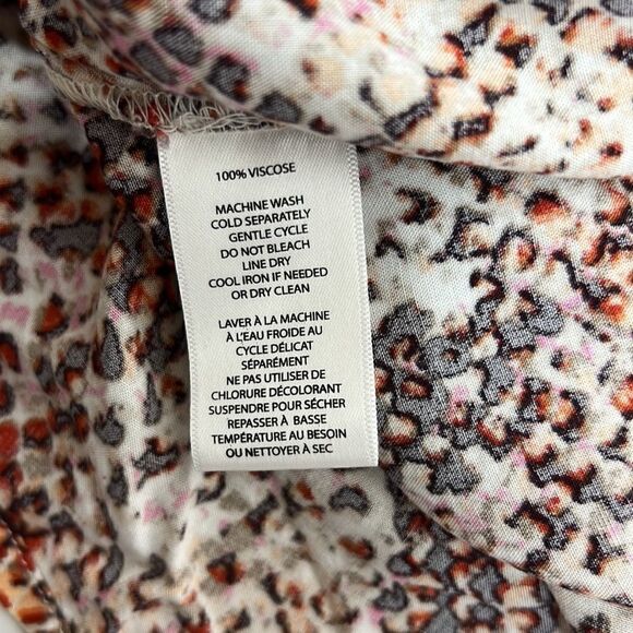 BeachLunchLounge Bae Snake Print button front blouse size medium - Picture 13 of 13